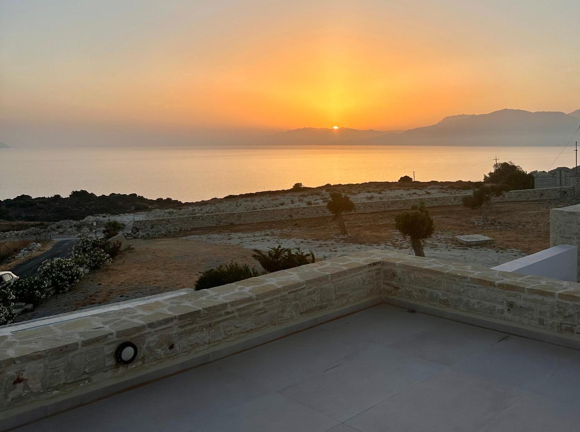 Komos Beach Estate Kalamaki  Exterior foto